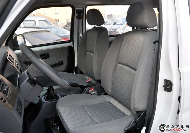 类似金杯小海狮的车 201403552858863.jpg