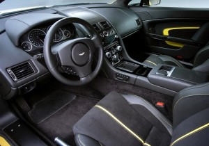 V12 Vantage内饰图