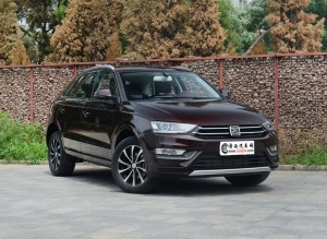 众泰SR7车型 外观图