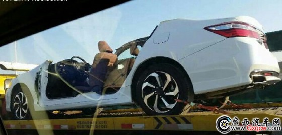 广本新款雅阁现身拖车 将于上半年上市