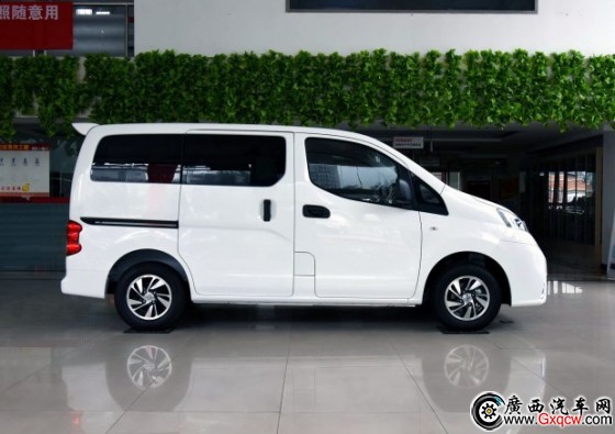 郑州日产 日产NV200 2016款 1.6L CVT尊享型