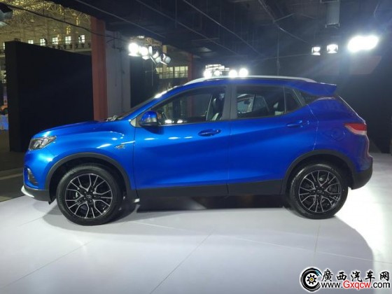 东南小型SUV DX3上市 售XX-XX万