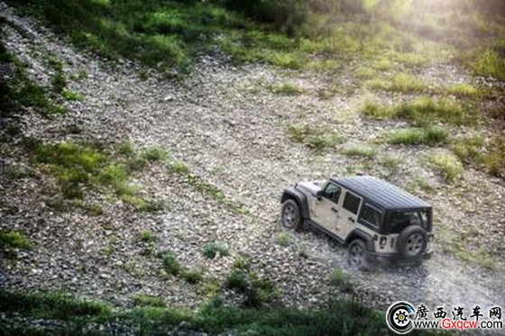 限量百台 Jeep牧马人十年限量版售价54.99万